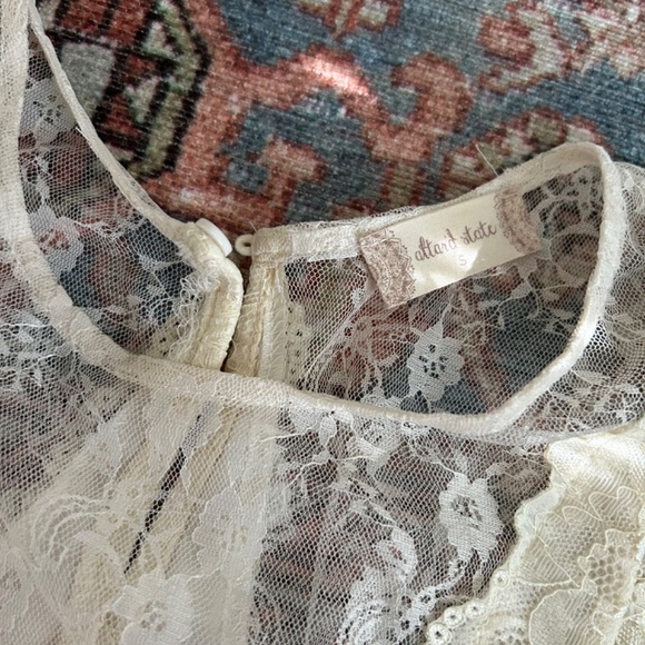 Cream Lace Dress - Picture 3 of 3